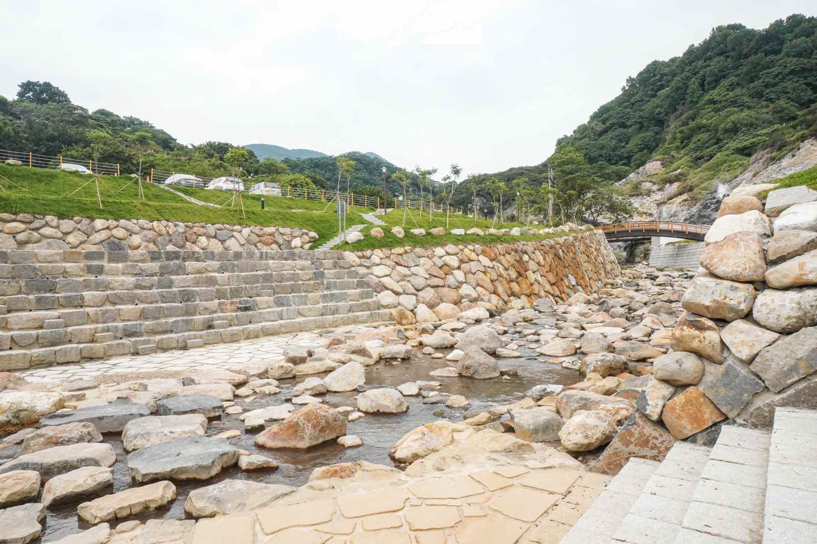 台北市北投區 行義路磺溪水岸步道