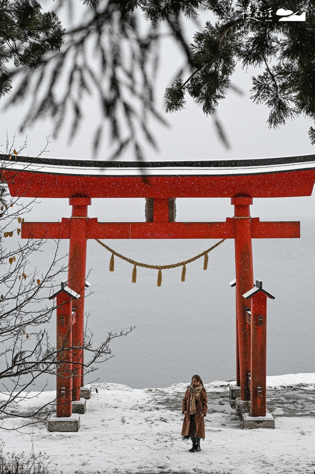 日本東北地區 秋田県 田澤湖 御座石神社鳥居