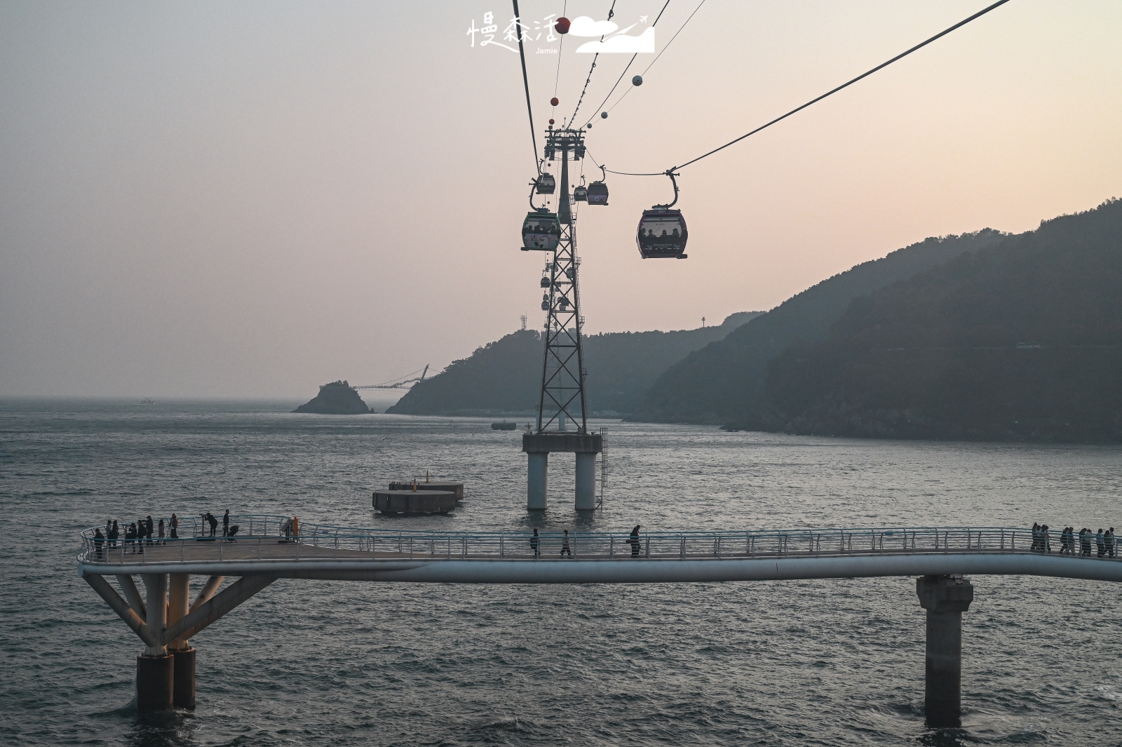 韓國釜山松島海上纜車 運行中可見松島天空步道