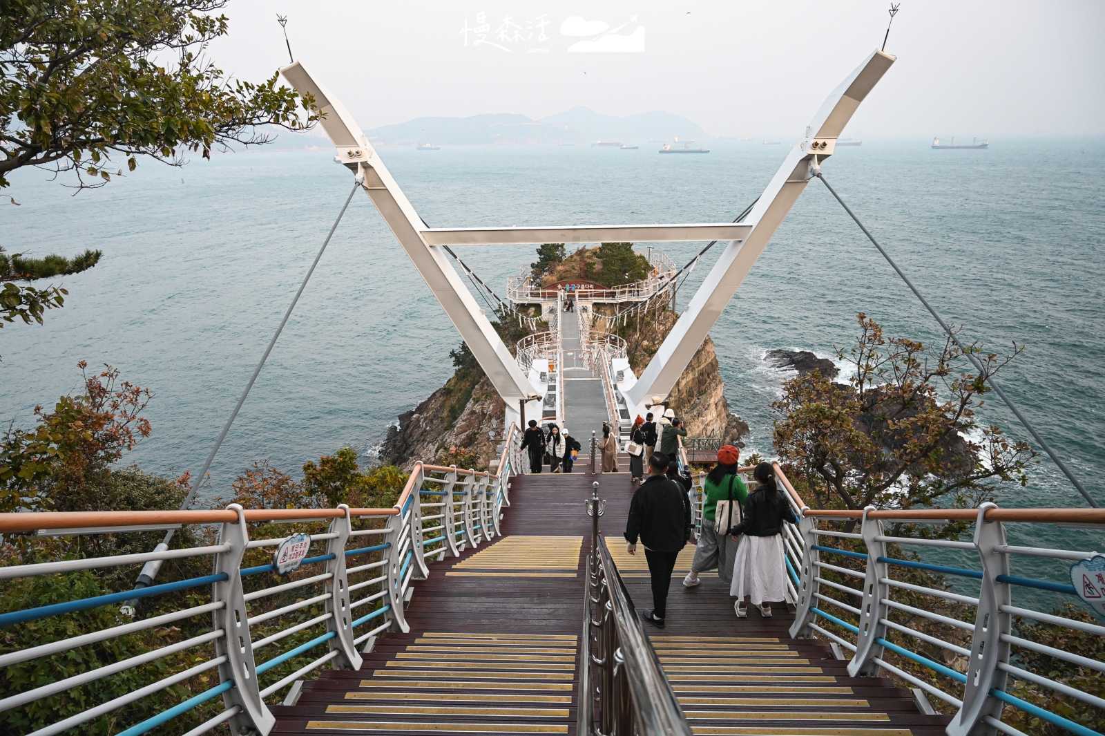 釜山景點新地標「松島龍宮雲橋」體驗走在海上瞭望絕美海景岩石