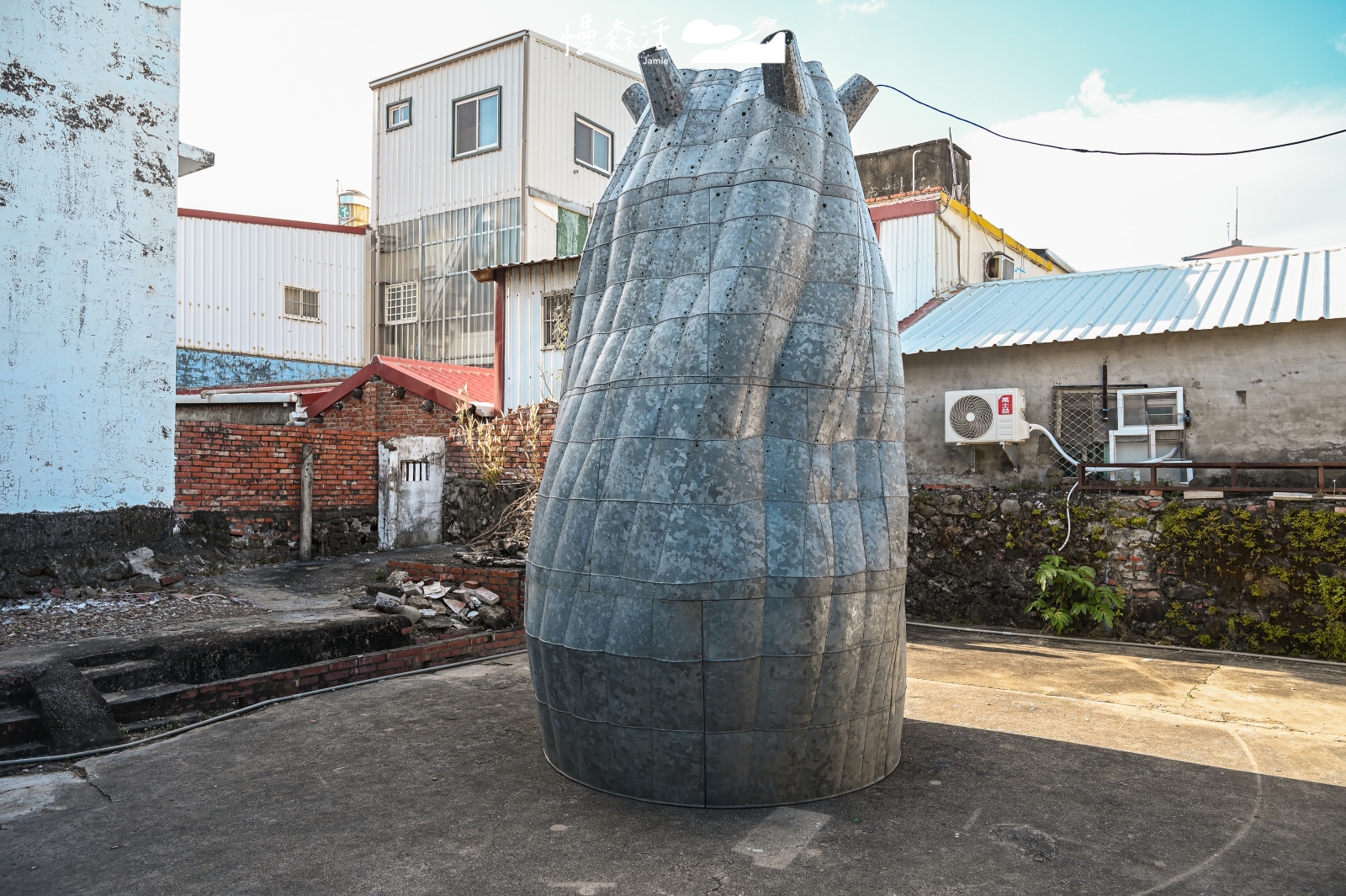 2024屏東落山風藝術季 在海邊的人 村落展區 作品倒立的樹